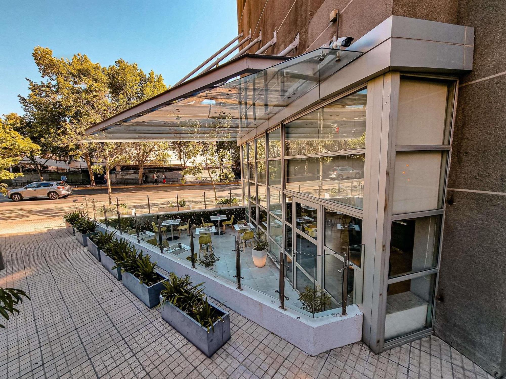 Ibis Santiago Providencia Hotel Exterior photo